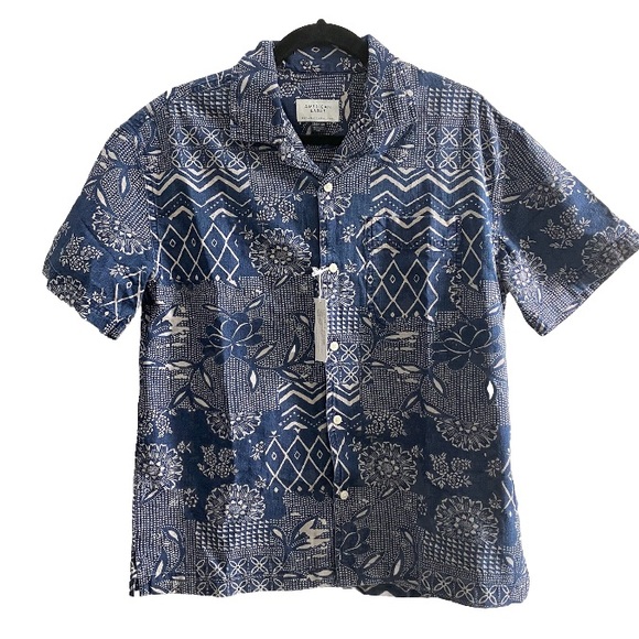 American Eagle Outfitters Other - NWOT American Eagle Printed Button-Up Poolside Shirt Men's XS Short Sleeve Blue